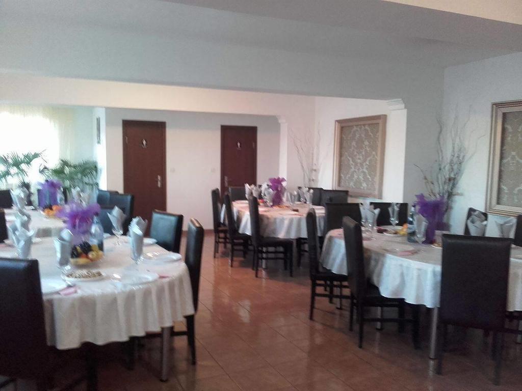 Casa Dobrescu Centura De Nord Hotell Craiova Exteriör bild