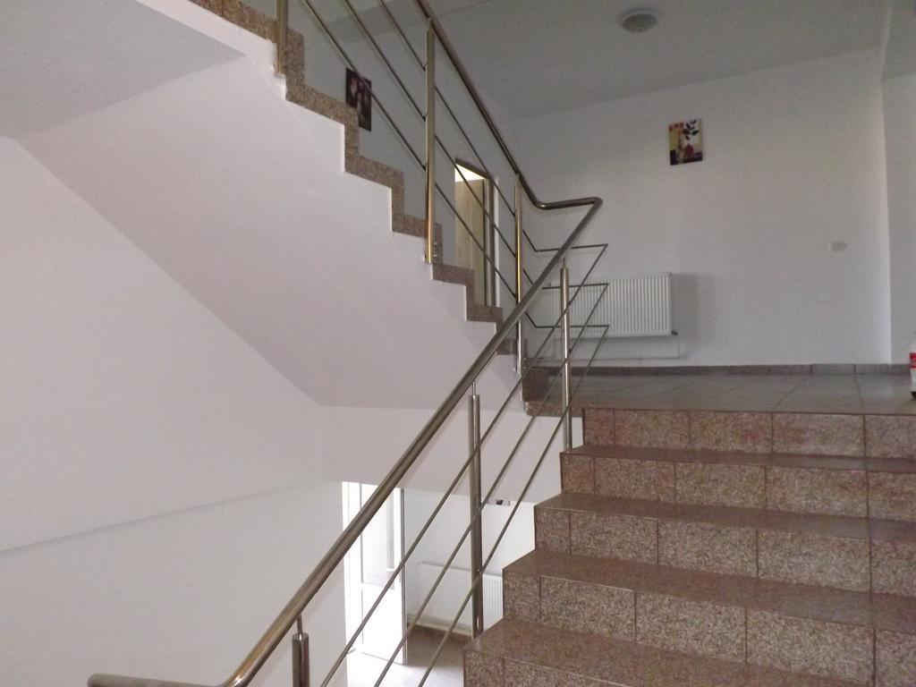 Casa Dobrescu Centura De Nord Hotell Craiova Exteriör bild